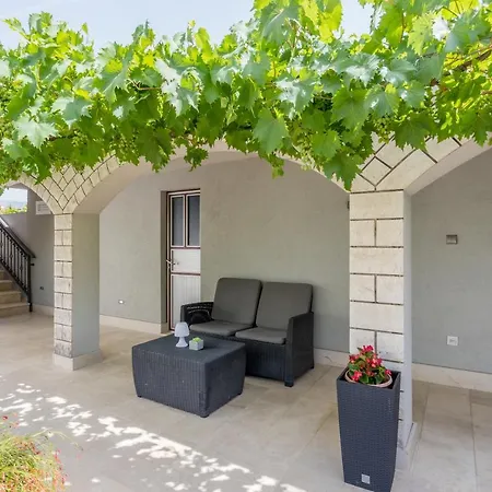 Garden Dina With Free Parking Daire