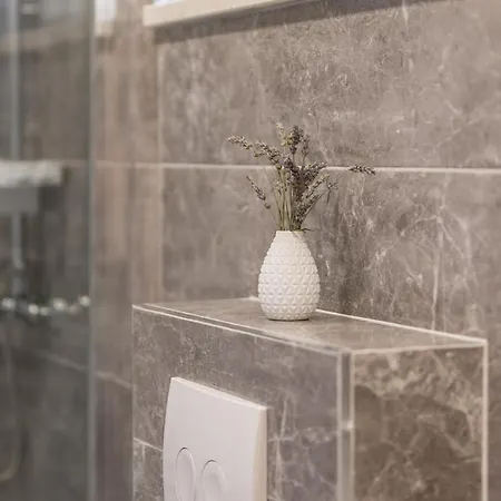 Garden Dina With Free Parking דירה