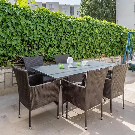 Apartment Garden Dina With Free Parking