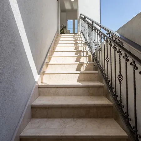 Garden Dina With Free Parking * Split