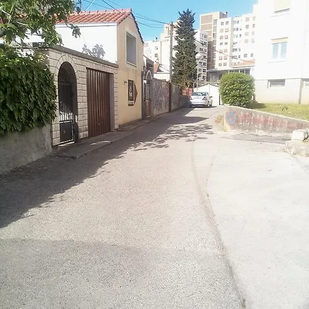 Garden Dina With Free Parking * سبليت